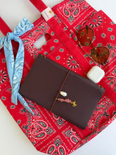 Cargar imagen en el visor de la galería, Reny paliacate Bag
