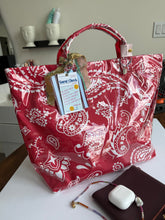 Cargar imagen en el visor de la galería, Red bandana bag

