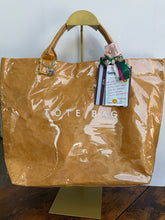 Cargar imagen en el visor de la galería, Regina the tote bag

