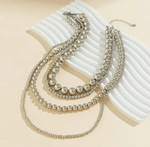 Load image into Gallery viewer, Viena necklaces
